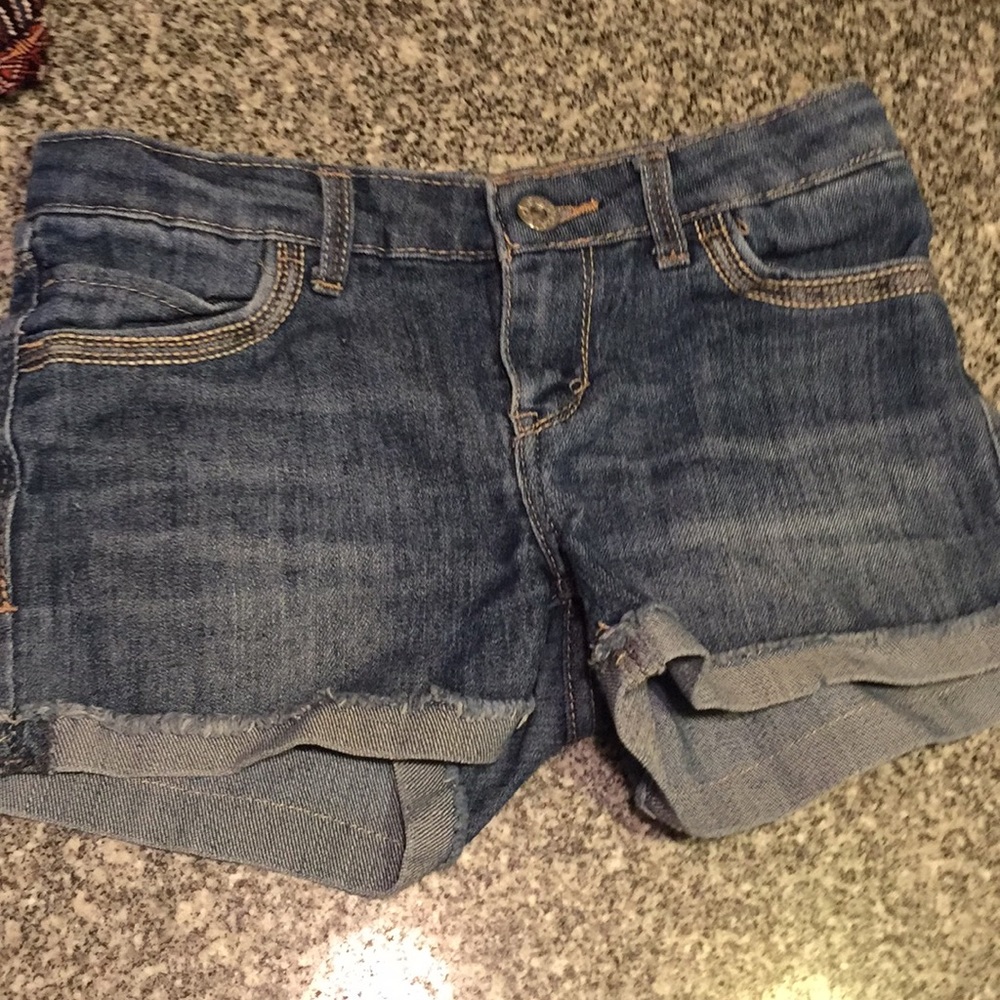Girls Levi’s jean shorts
